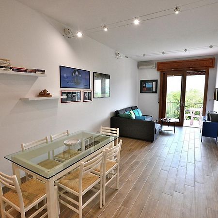 Residenza Candor With Pool Malcesine Bagian luar foto