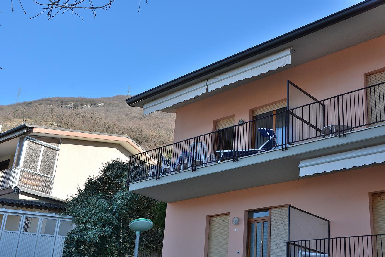 Residenza Candor With Pool Malcesine Bagian luar foto