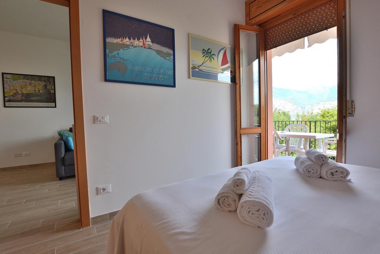 Residenza Candor With Pool Malcesine Bagian luar foto