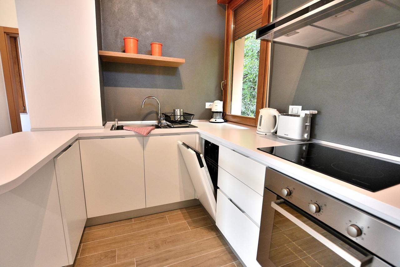 Residenza Candor With Pool Malcesine Bagian luar foto