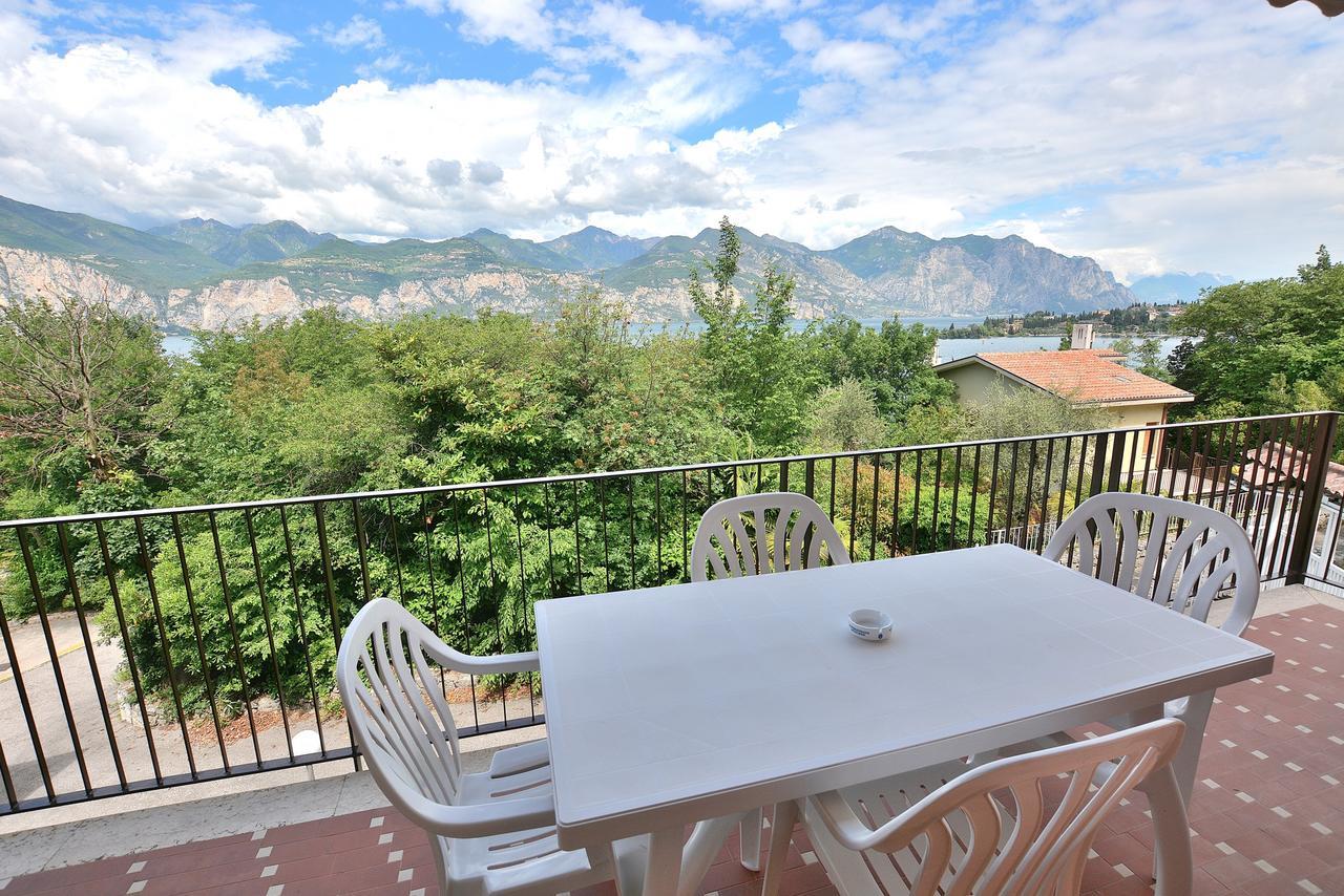 Residenza Candor With Pool Malcesine Bagian luar foto